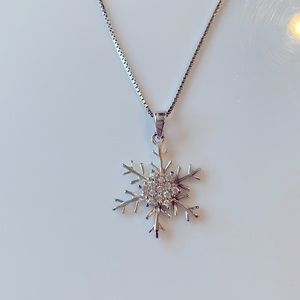 925 Sterling Silver Necklace with Snowflake Pendant